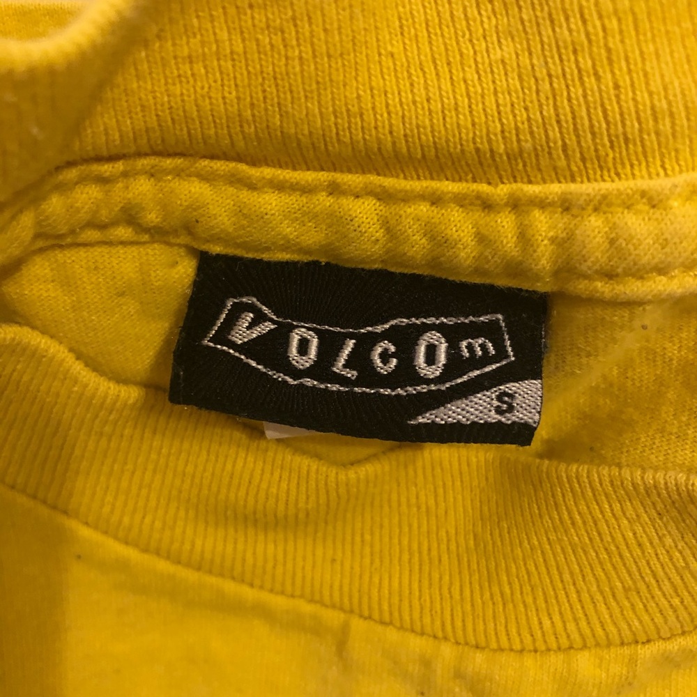 Vintage Volcom T Shirt super cool! - Picture 5 of 8